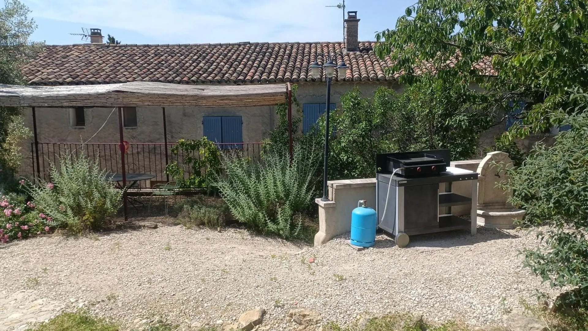 Holiday home Gite En Provence Au Coeur Des Vignes Villedieu  France